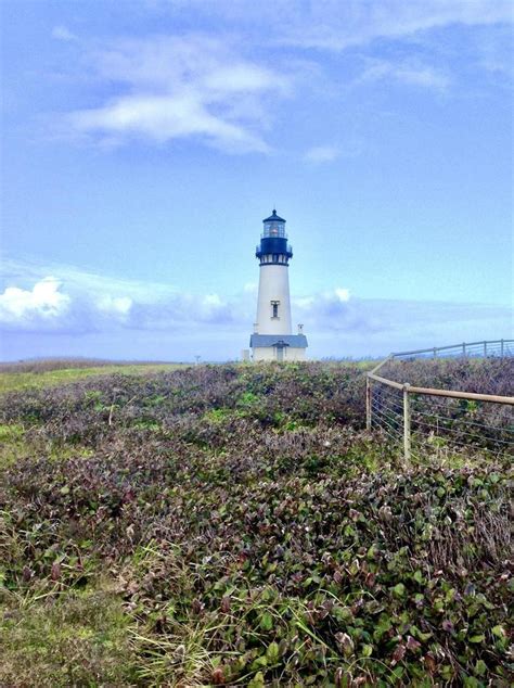 Yaquina lighthouse in Newport Oregon 17535283 Stock Photo at Vecteezy