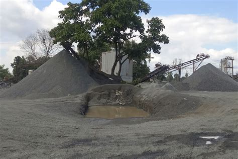 Mica scavenging in Jharkhand destroys lives and environment