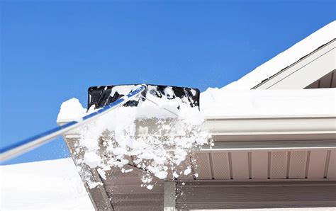 Roof Snow Removal Tips | Travelers Insurance