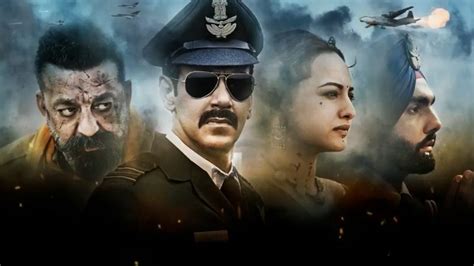 'Bhuj: The Pride of India' Review: Falls Flat Despite Patriotism