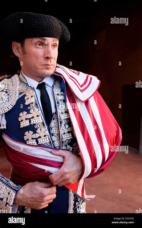 Bullfighter clothing hi-res stock photography and images - Alamy