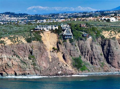 California mansion sits on edge of a cliff after after Dana Point ...