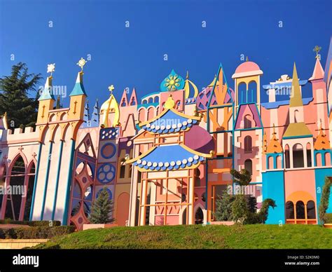 Facade of the ‘It’s a small world’ ride at Disneyland Paris Stock Photo ...