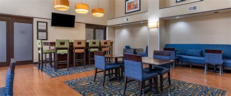 Hotels in Louisville - Hampton Inn & Suites Louisville East