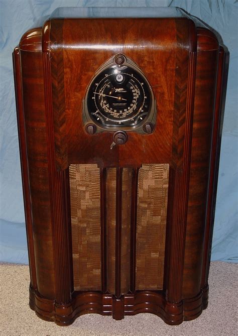 Zenith 12-S-267 (12S267) Shutter-Dial Floor Model Radio (1938)