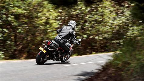 2018 Aprilia Dorsoduro review - NZ Autocar