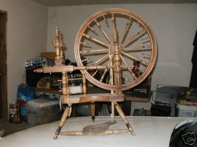 Antique Spinning Wheel,VINTAGE WOOL SPINNING WHEEL | #25065211