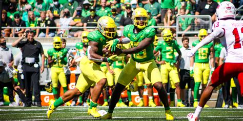 Oregon Football: Ducks Release Uniform Combination for Stanford ...