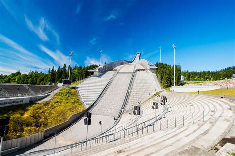 Optimiste foulée patrouille oslo ski jump tower Sablonneux Les épines ...