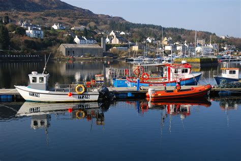 Tarbert Castle circular (Walkhighlands)