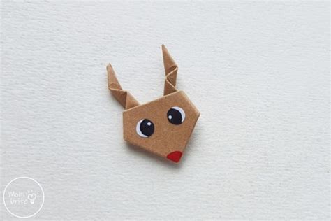 How to Make a Christmas Origami Reindeer | Mombrite