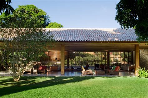 Traditional Architecture Of An Ecological House In Brazil | iDesignArch ...