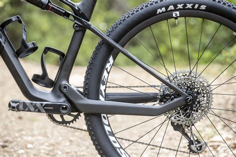 First Ride Review: 2019 Canyon Lux CF SLX 9.0 Pro Race - Singletrack World Magazine