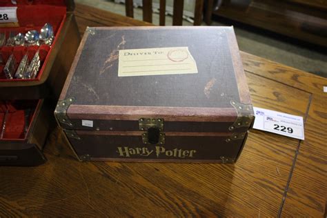 HARRY POTTER BOX SET 7 BOOKS