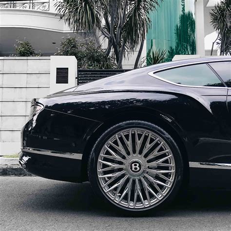 Black Bentley Continental GT - MV Forged | Bespoke Wheels