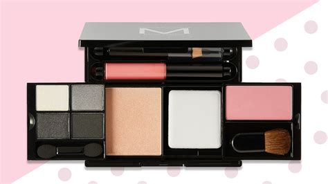 The 6 Best Travel Makeup Kits