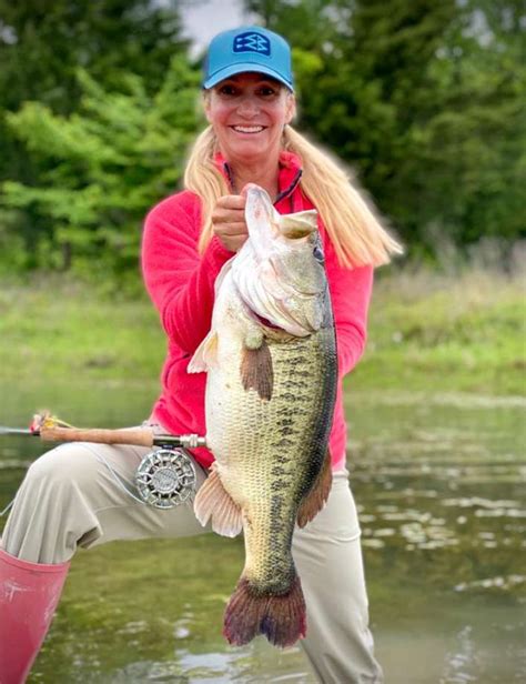 Meredith McCord Lands 10-pound Bass | MidCurrent