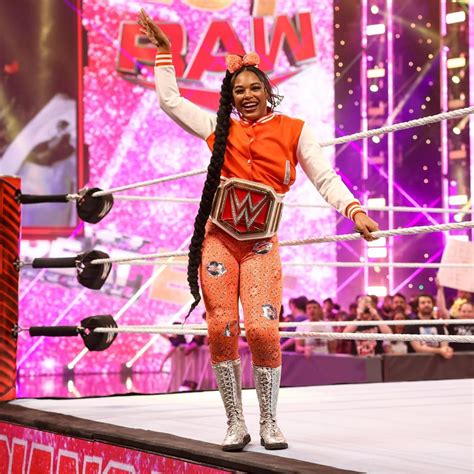 Photos: The amazing images of Raw, April 25, 2022 in 2024 | Wwe womens, Raw women's champion ...