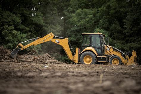 How to choose backhoe loader