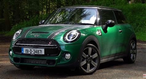 MINI Cooper S 60th Anniversary Is A Modern Hot Hatch With A Vintage Look | Carscoops