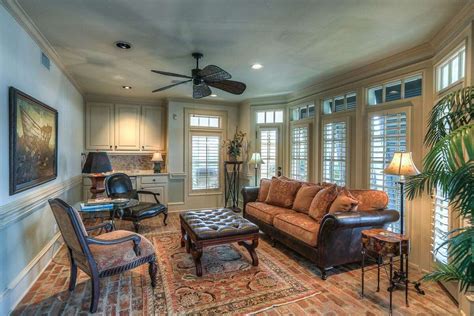 Brick mansion brings Big Easy style to Kemah