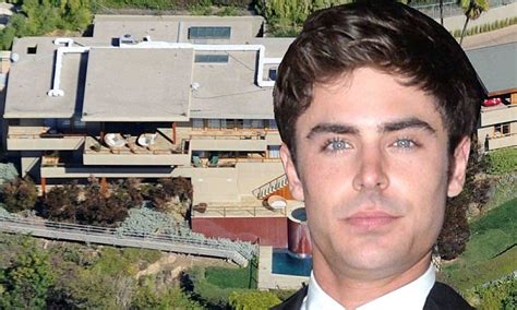 Zac Efron breaks his jaw so badly 'it needs to be wired shut after ...