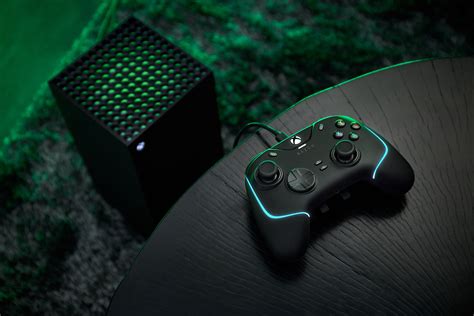 Razer's Wolverine V2 Chroma features interchangeable thumb sticks ...