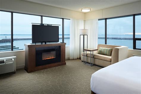 Delta Hotels Kingston Waterfront hotel amenities | Hotel room highlights