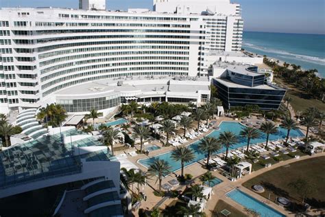 The Fontainebleau Hotel, Miami Beach seen at the beginning of Goldfinger. Not quite as glamorous ...