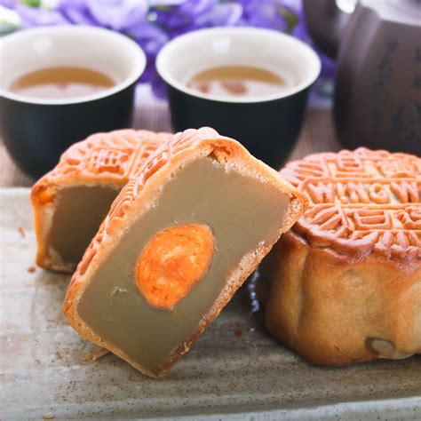 Wing Wah White Lotus Seed Paste Mooncake (1 Yolk) 740g - Tak Shing Hong