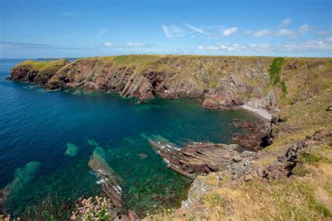 Walking The Pembrokeshire Coast Path: An Expert Guide - Horizon Guides