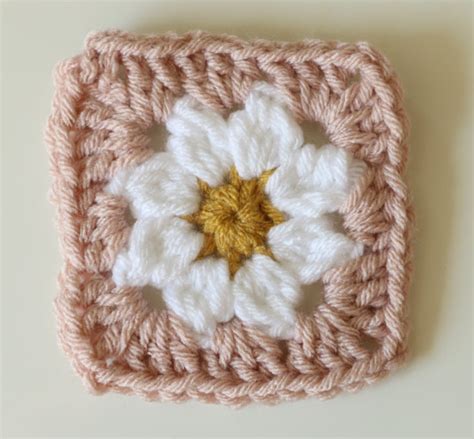 Daisy Granny Square Crochet Tutorial - Melanie Ham