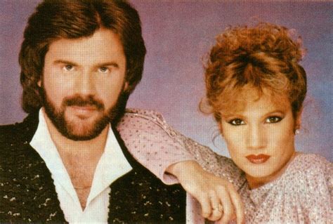 Mi mundo entre notas: PIMPINELA - LUCÍA Y JOAQUIN