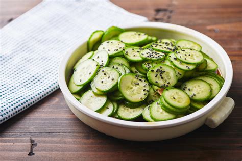 Japanese Cucumber Salad Recipe [Vegan / Glute-Free] — The Mom 100