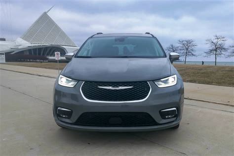 2021 Chrysler Pacifica - Specs, Prices, MPG, Reviews & Photos | Cars.com