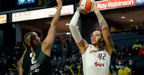 Brittney Griner re-signs with Phoenix Mercury | The Seattle Times