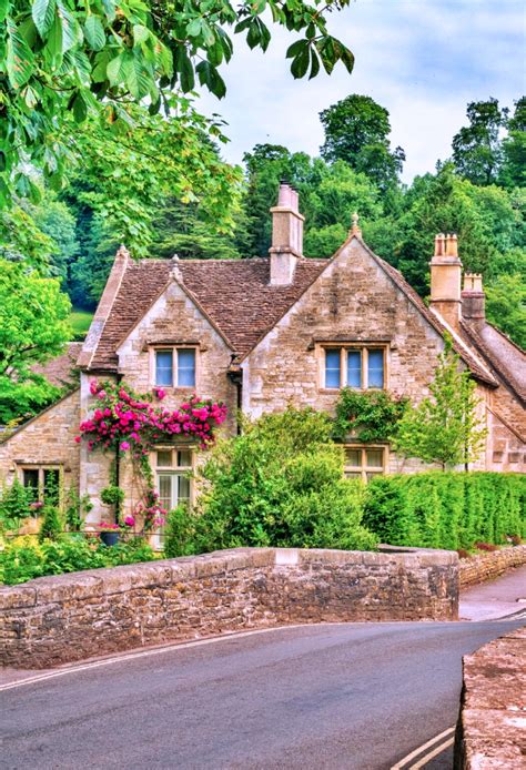 Charming Cotswold Cottages and Other Reasons to Visit England