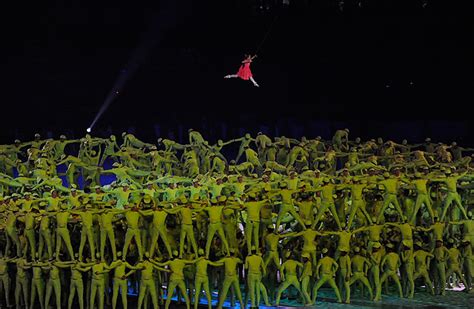 A Look Back at the Stunning 2008 Beijing Olympics Opening Ceremony – Thatsmags.com