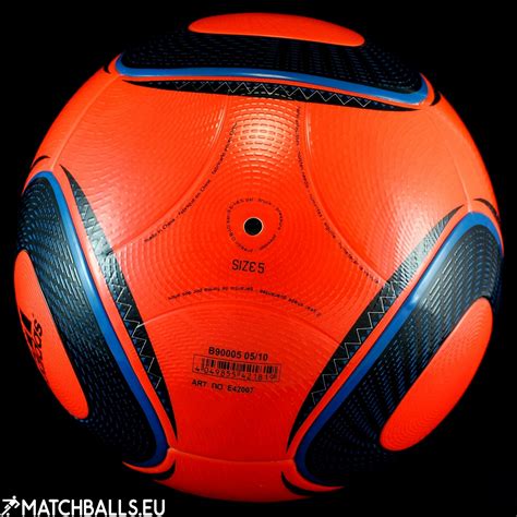 Adidas Jabulani Winter (OMB) | matchballs.eu