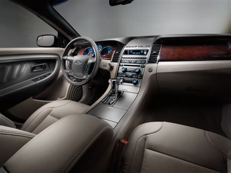 2014 Ford Taurus: 48 Interior Photos | U.S. News