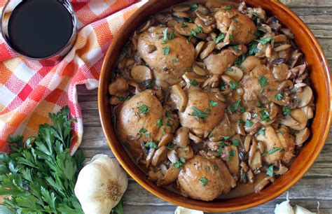 Chicken in Red Wine Sauce with Mushrooms - Sugar and Salt