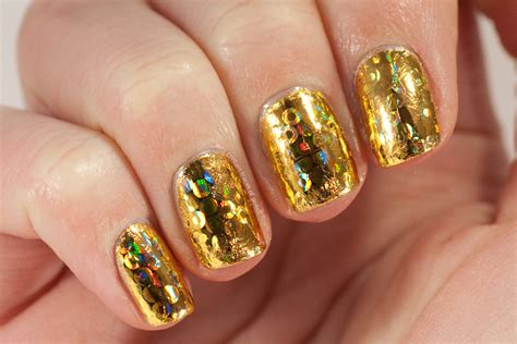 Gold foil nails - May contain traces of polish