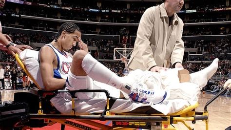 Shaun-Livingston-Suffered-a-Devistating-Knee-Injury-in-2007