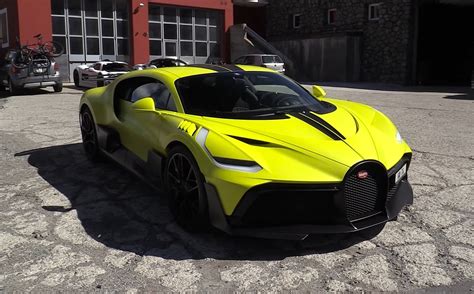 Here's the Bugatti Divo Like You've Never Seen It Before: Racing Up a Mountain Pass - autoevolution