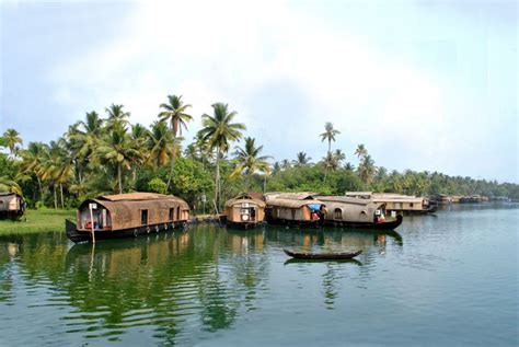 Context BD• Kettuvallams: Kerala Houseboats