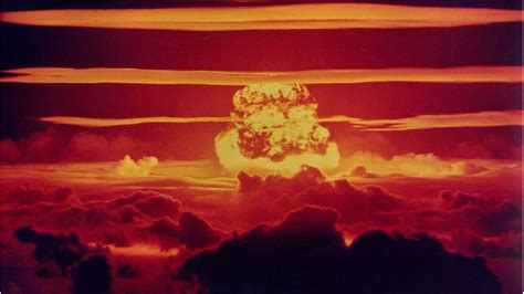 10 Terrifying Nuclear Bomb Effects - Eskify