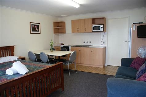 WARRNAMBOOL HOLIDAY PARK AND MOTEL (Victoria) - Campground Reviews, Photos, Rate Comparison ...