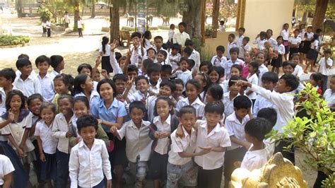 Give School Uniforms to Cambodian Pupils - Ulule