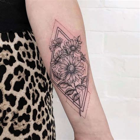 Top 107 Best Daisy Tattoos [2021 Inspiration Guide]