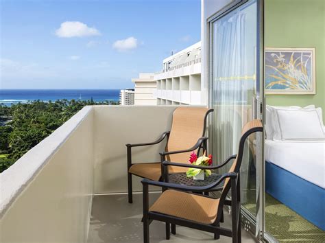 Ambassador Hotel Waikiki in Oahu Hawaii - Room Deals, Photos & Reviews